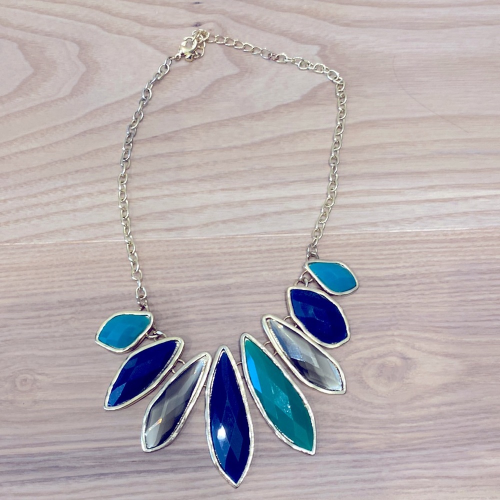 Pretty Necklace - Blue's and Gold Costume Jewelry - Picture 1 of 2